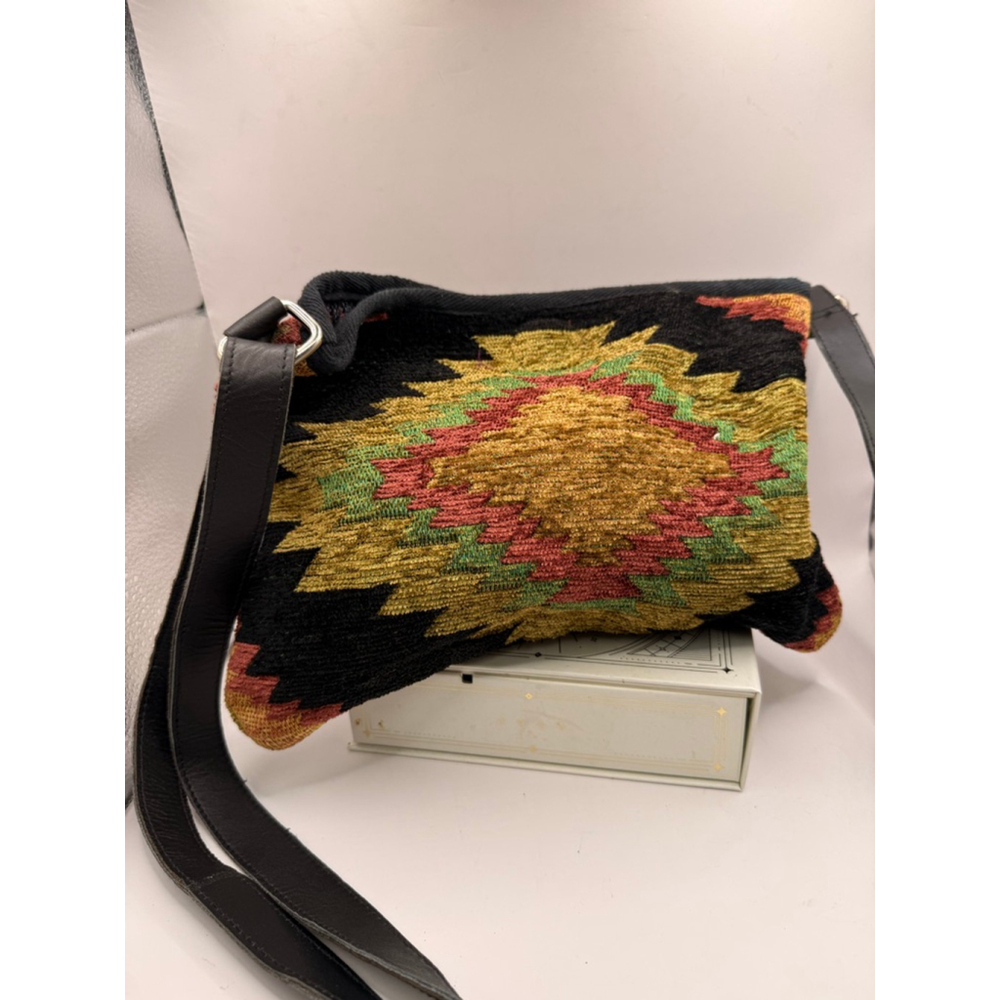 Vintage Women's Raj L.A. Crossbody Bag southwest style Black Multicolor